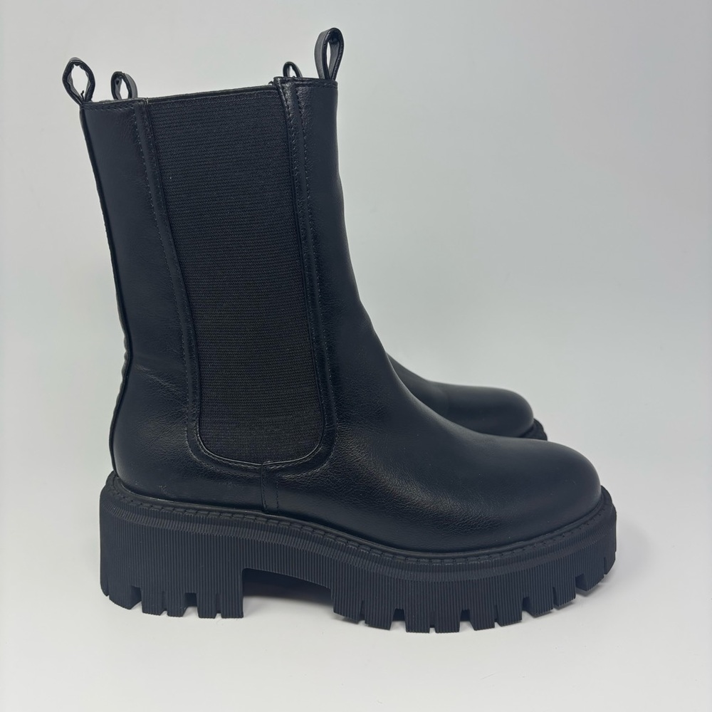 DV by Dolce Vita Chelsea Boots 7 - Picture 1 of 7